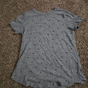 Old Navy Gray Short Sleeve Tee with Pattern